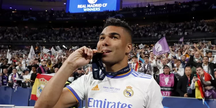 Manchester United oferece “contrato dos sonhos” a Casemiro, do Real Madrid, segundo jornal
