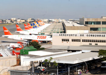 Com leilão de Congonhas e mais 14 aeroportos, tráfego nacional privatizado deve passar de 90%