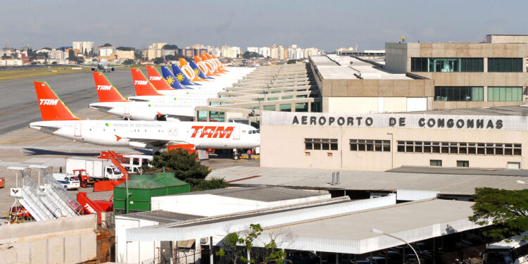 Com leilão de Congonhas e mais 14 aeroportos, tráfego nacional privatizado deve passar de 90%