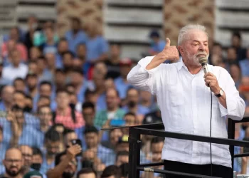 Contra armadilha de 2018, QG de Lula cogita escalar pastores para combater fake news sobre igrejas