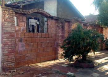 Casa pega fogo e idosa morre queimada em Campo Grande