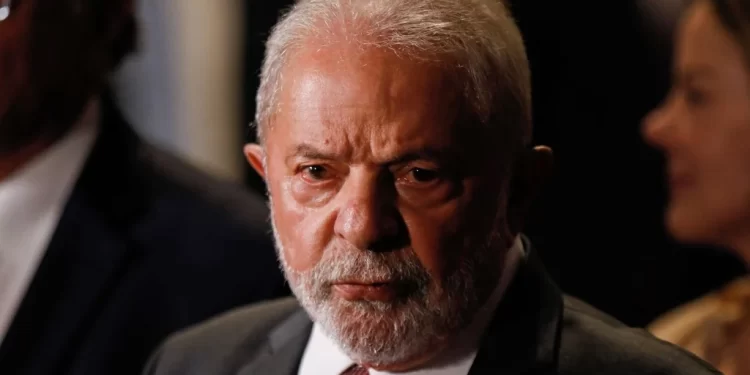 Lula diz que começará a escolher seus ministros após retornar do Egito.