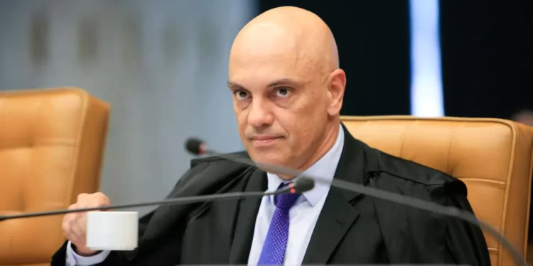 Moraes vai homenagear comandantes da PM por atuação nas eleições
