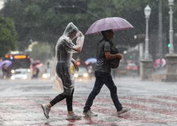 Defesa Civil monitora BH e alerta para  pancadas de chuva nesta sexta