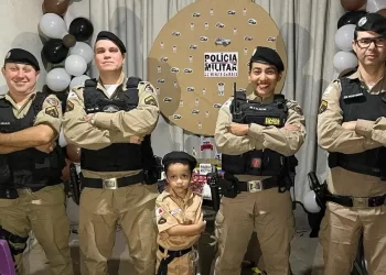 Governador Valadares; Criança liga para o 190 e convida a polícia para o seu aniversário