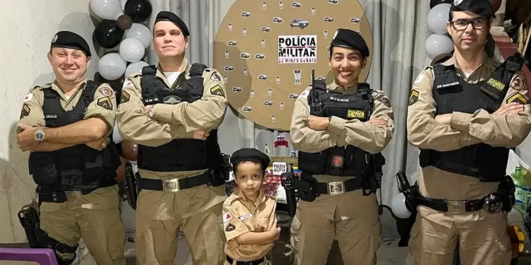 Governador Valadares; Criança liga para o 190 e convida a polícia para o seu aniversário