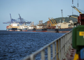 Balança comercial tem superávit de US$ 1,833 bi na 3ª semana de novembro