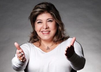 Roberta Miranda oferece recompensa para encontrar guitarra extraviada