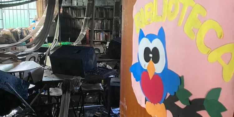 Escola pega fogo na Região Noroeste de Belo Horizonte;