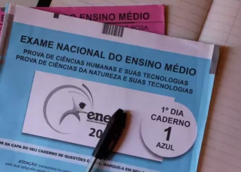 Mais de 300 mil candidatos fazem prova do Enem em MG neste domingo