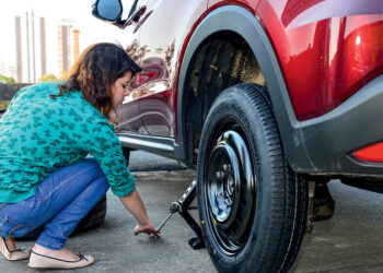 Vai pegar estrada ? Saiba quais  equipamentos e acessórios essenciais para se ter no carro