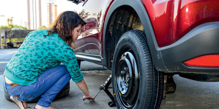 Vai pegar estrada ? Saiba quais  equipamentos e acessórios essenciais para se ter no carro
