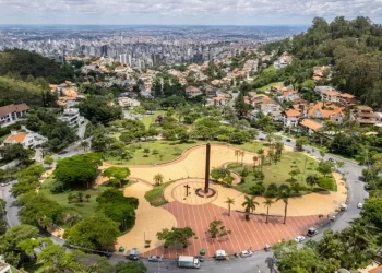 Segunda-feira será de calor e com possibilidade de pancadas de chuva em BH