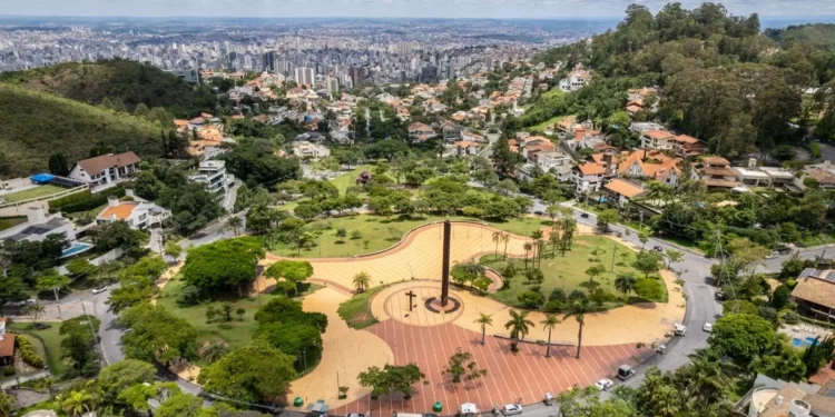 Segunda-feira será de calor e com possibilidade de pancadas de chuva em BH