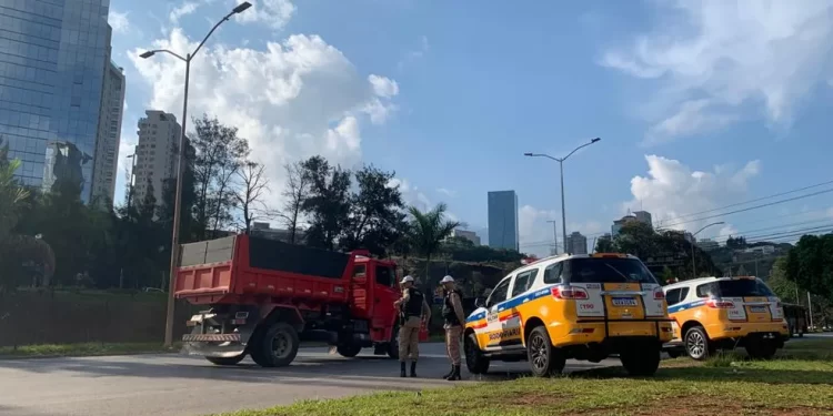 Polícias intensificam atuação em rodovias no feriado prolongado; além do trânsito, combate à criminalidade terá maior foco