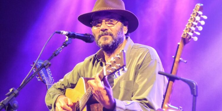 Almir Sater se apresenta no Palácio das Artes, em Belo Horizonte