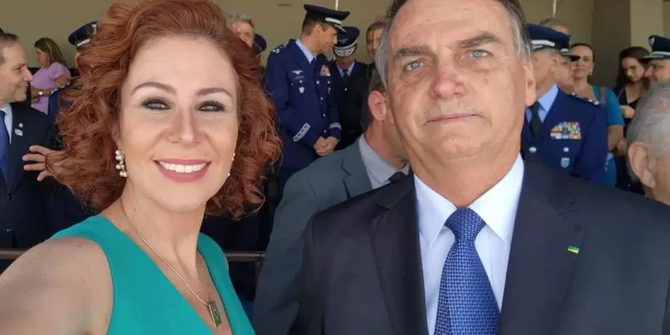 Após polêmica em jantar, Zambelli e Bolsonaro reaparecem juntos em SP