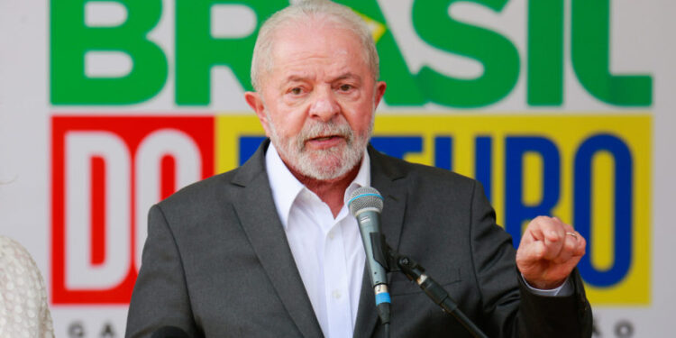 Lula anuncia ministros do seu governo; confira os primeiros nomes