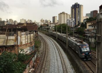 Metrô de BH volta a funcionar após nove dias de greve