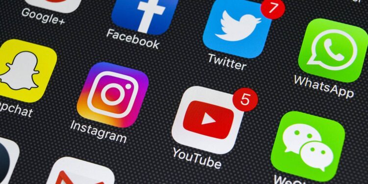 Homem é preso por ameaçar namorada pelas redes sociais: ‘amigo do peito é colete, o resto é bala’