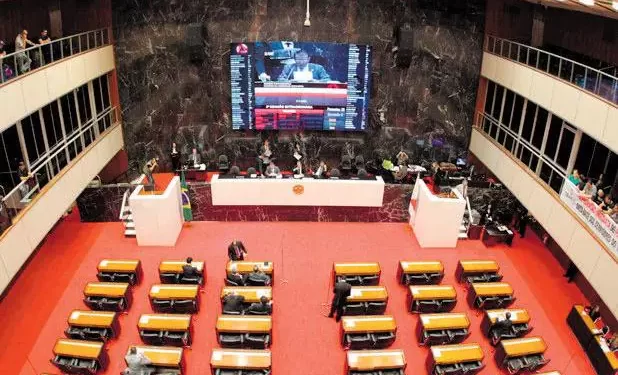 Projeto de Lei pede aumento salarial de 37% para deputados estaduais mineiros
