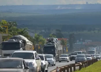 Dnit alerta sobre rodovias interditadas por causa da chuva em Minas
