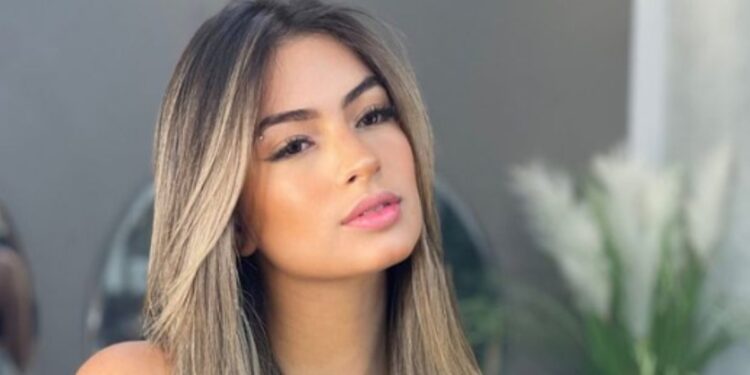 Quem é Julia Puzzuoli que está roubando a cena na Farofa da Gkay