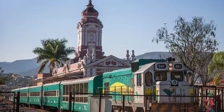 Vale suspende circulação de trens de passageiros entre BH e Vitória