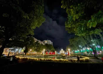 Inauguração da iluminação natalina da Praça da Liberdade é nesta sexta-feira