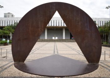 Justiça determina bloqueio de R$ 310 mil de três deputados de Minas Gerais