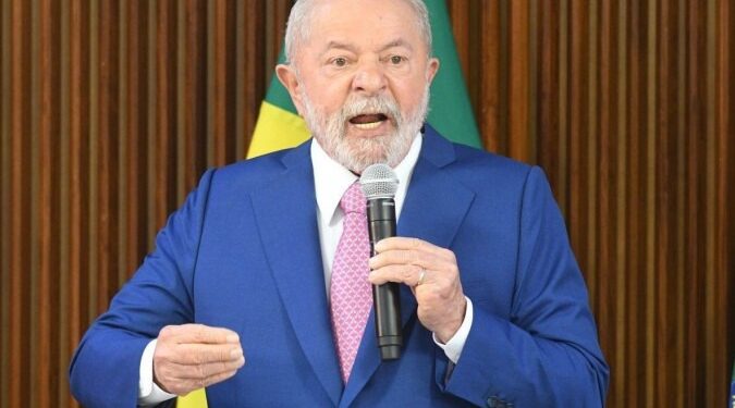 Lula condena ataques terroristas e decreta intervenção federal no DF