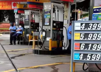 Procon orienta consumidor a não abastecer em posto que reajustou gasolina