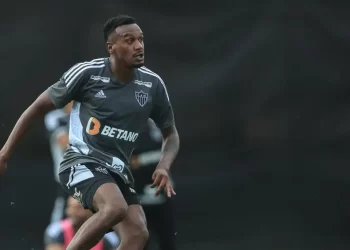 Artilheiro no Internacional e reforço do Galo, Edenilson fala sobre sua posição