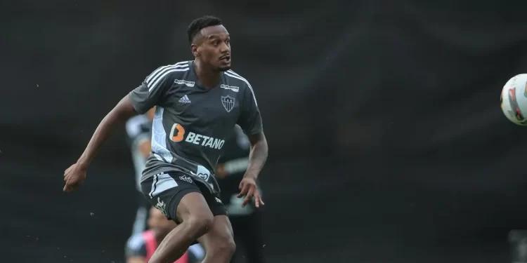 Artilheiro no Internacional e reforço do Galo, Edenilson fala sobre sua posição