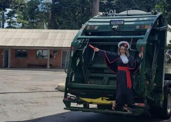 Catadora de lixo de Caxias do Sul  realiza sonho de se formar em Direito