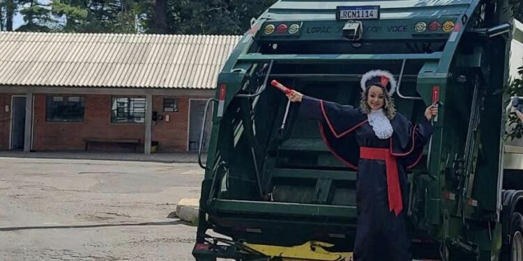 Catadora de lixo de Caxias do Sul  realiza sonho de se formar em Direito