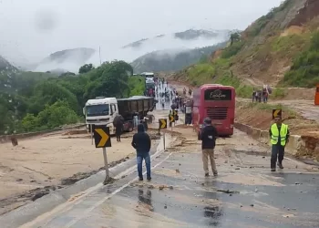 Polícia pede que motoristas evitem a BR-381 entre Ipatinga e João Monlevade