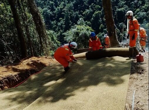 Atenção motoristas; EcoRioMinas faz contenção de barranco no trecho fluminense da BR-116