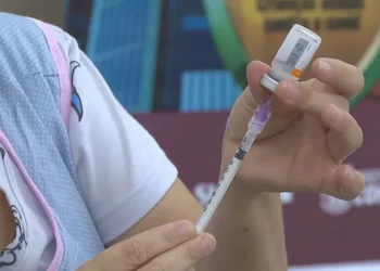 Prefeitura de BH retoma aplicação de segunda dose de CoronaVac em crianças de 3 e 4 anos