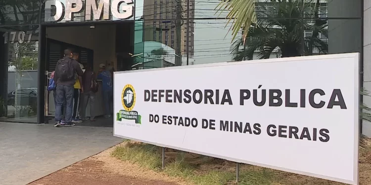‘Rolezinho’: shoppings não podem impedir entrada de adolescentes, diz Defensoria Pública de MG
