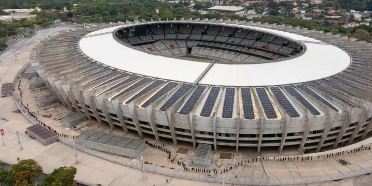 Prefeito de BH propõe que nome de avenida no entorno do Mineirão mude para ‘Rei Pelé’