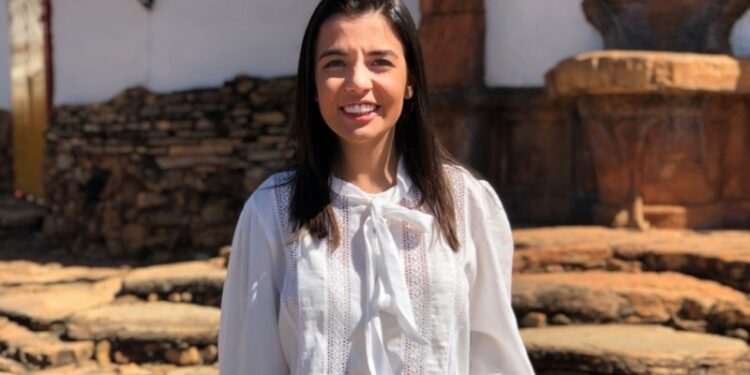 Parlamentar mais jovem eleita no país, Chiara Biondini só poderá tomar posse como deputada de MG quando completar 21 anos