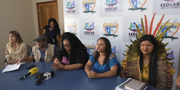 Indígenas têm que pagar ‘pedágio’ para chegar a município em Roraima