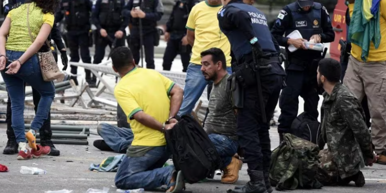 AGU pede condenação definitiva de financiadores dos atos criminosos do dia 8