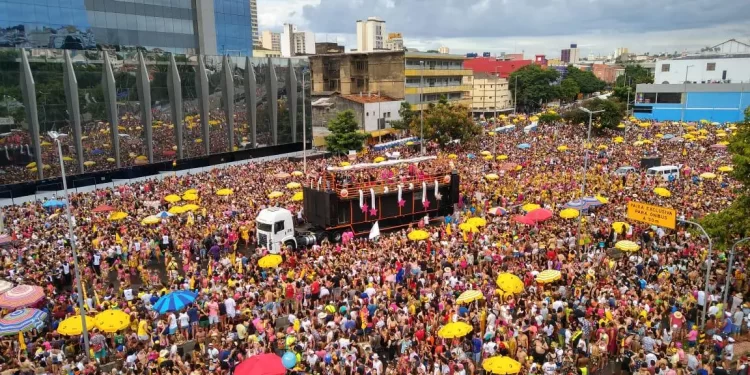 ‘Zap Folia’: Carnaval de BH terá canal de ouvidoria para foliões
