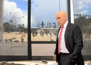 Moraes decide que STF irá julgar militares envolvidos em atos de 8 de janeiro
