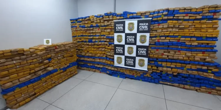 Polícia Civil apreende cerca de duas toneladas de maconha em caminhão frigorífico em BH