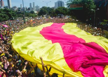 Primeiro dia de Carnaval oficial arrasta 15 blocos por BH. Veja programação