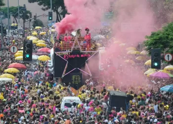 Assédio sexual: foliões são presos por passar a mão e tentar beijar mulheres no Carnaval, em BH