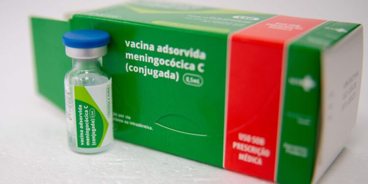 Minas prorroga campanha de vacinação contra meningite C até o fim de abril